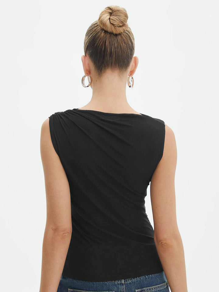 Yüksek Yaka Pilili Kolsuz Bluz Siyah Slim Fit Kombin - SvelteChic