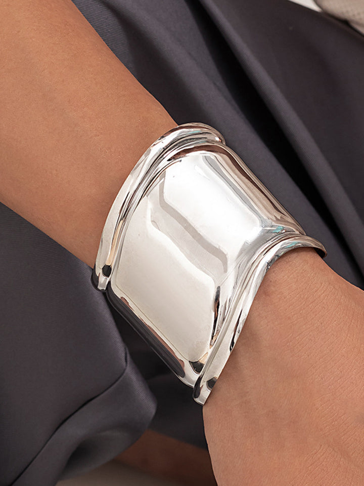 Metalik Geniş Manşet Bileklik Gümüş 6cm Kombin - SvelteChic