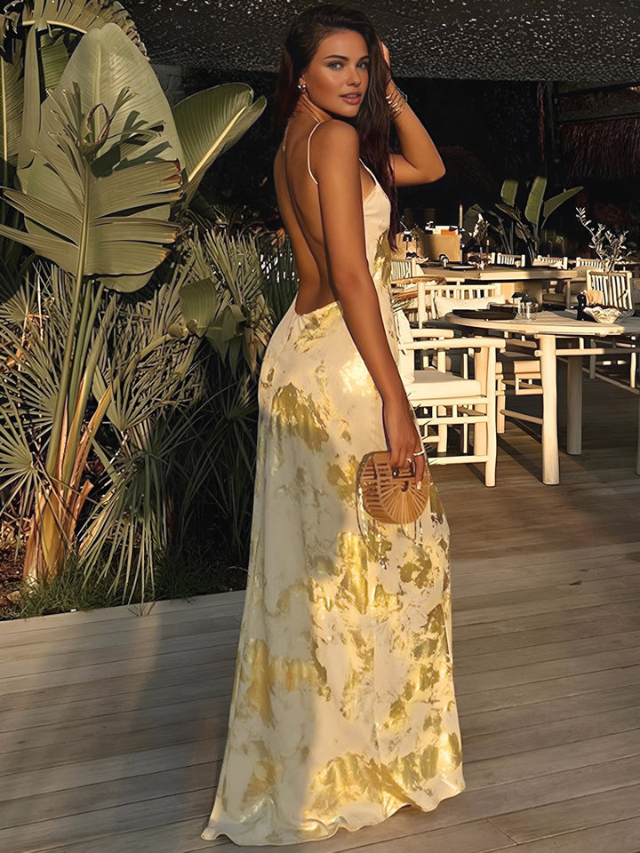 Metalik Baskılı V Yaka Sırtı Açık Uzun Elbise Altın Kombin - SvelteChic