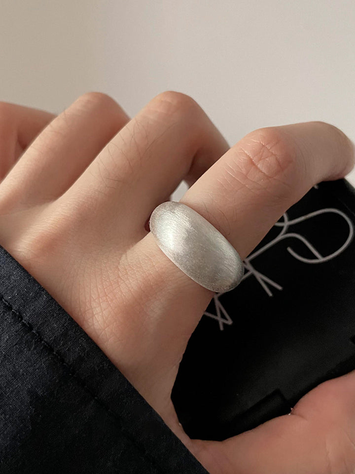Minimalist Oval Fırçalı Yüzük Gümüş Ayarlanabilir Kombin - SvelteChic
