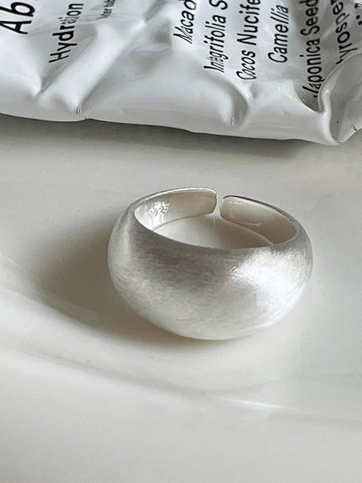 Minimalist Oval Fırçalı Yüzük Gümüş Ayarlanabilir Görsel 4 - SvelteChic