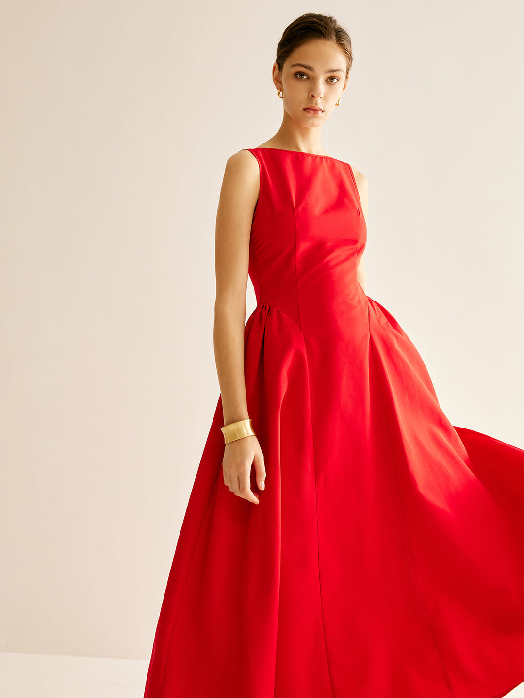 Pileli Askılı Maxi Elbise Kırmızı Yuvarlak Yaka