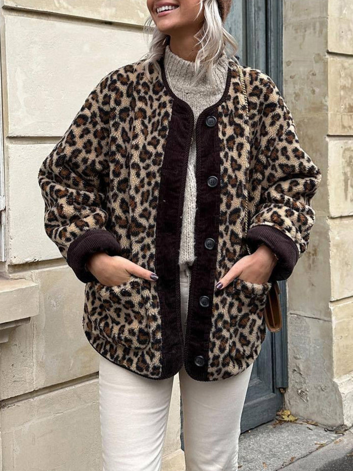 Leopar Desenli Oversize Kış Kabanı Kahverengi Uzun Kol Detay Görünüm - SvelteChic