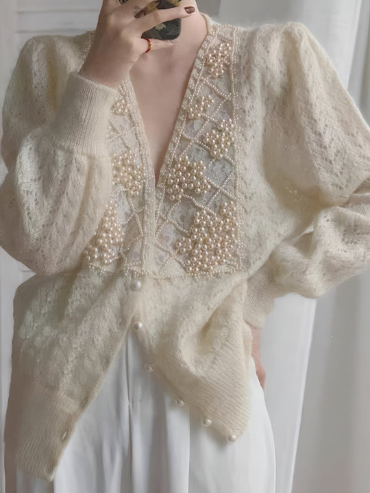 Romantik Boncuklu Düğmeli Hırka Ekru Regular Fit - SvelteChic Kadın Giyim