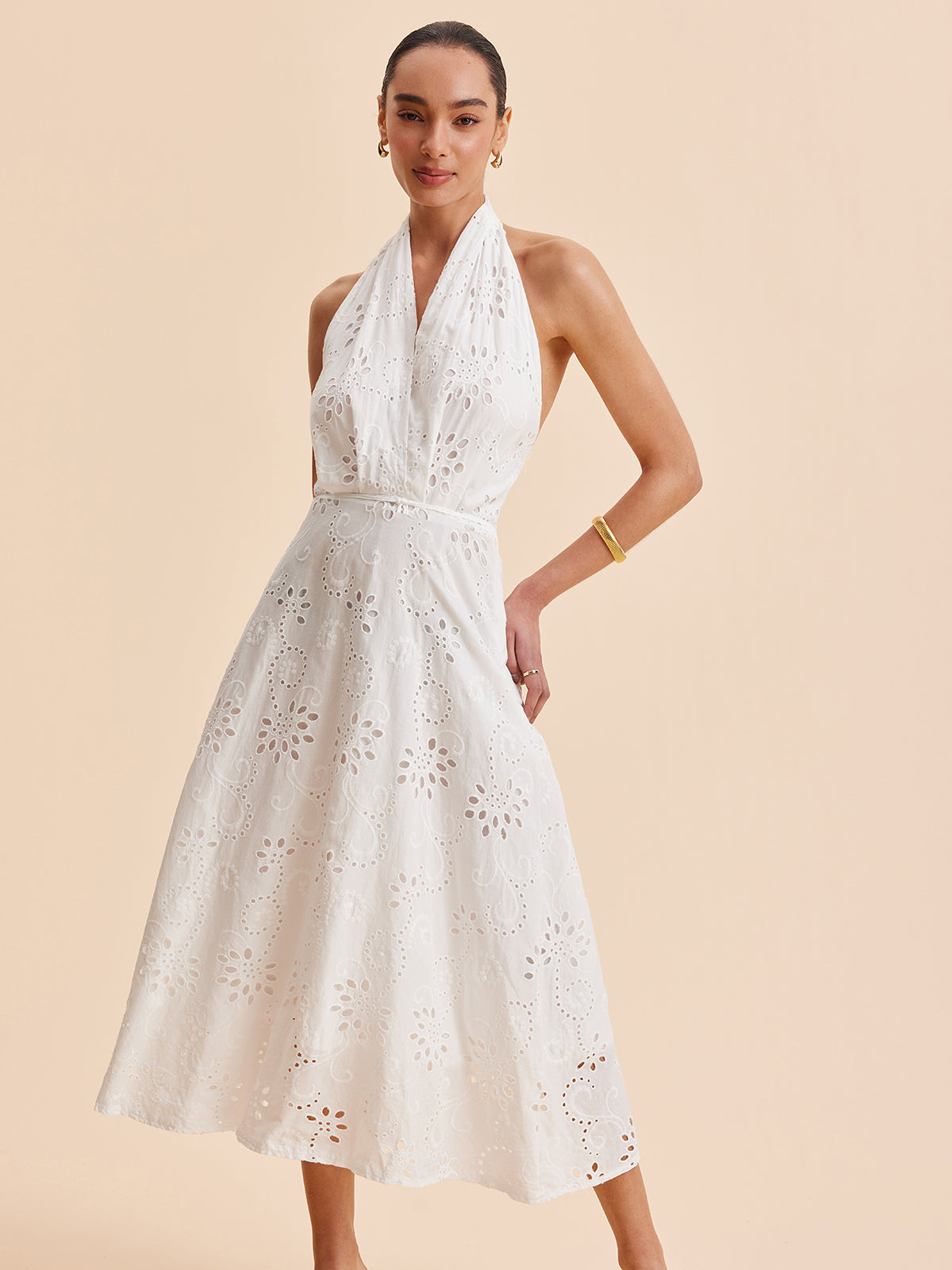 Halter Yaka Göz Detaylı Kemerli Abiye Midi Elbise Beyaz · 3