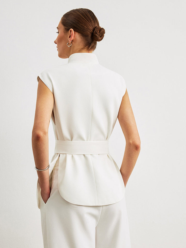 Kemerli Peplum Askısız Uzun Üst Beyaz Düğmeli Görsel 6 - SvelteChic
