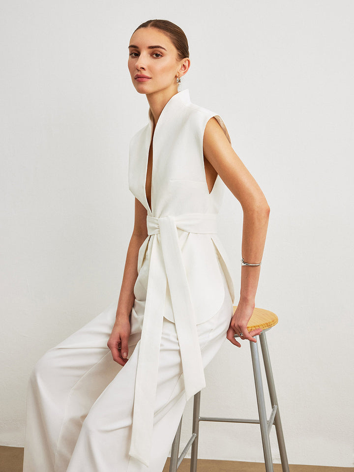 Kemerli Peplum Askısız Uzun Üst Beyaz Düğmeli Kombin - SvelteChic