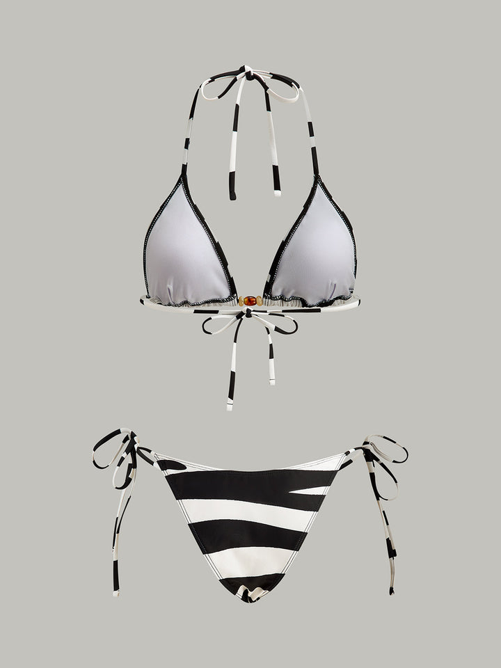 Üçgen Desenli Çizgili Bikini Takımı Siyah Beyaz Detay Görünüm - SvelteChic
