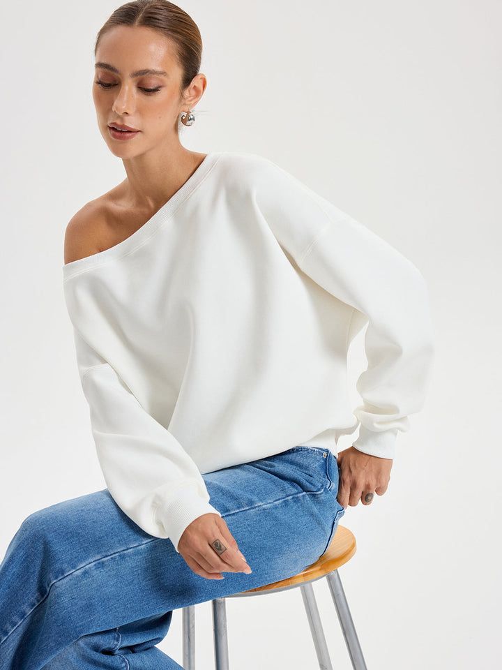 Omuzdan Açık Salaş Sweatshirt Beyaz Uzun Kol Detay Görünüm - SvelteChic