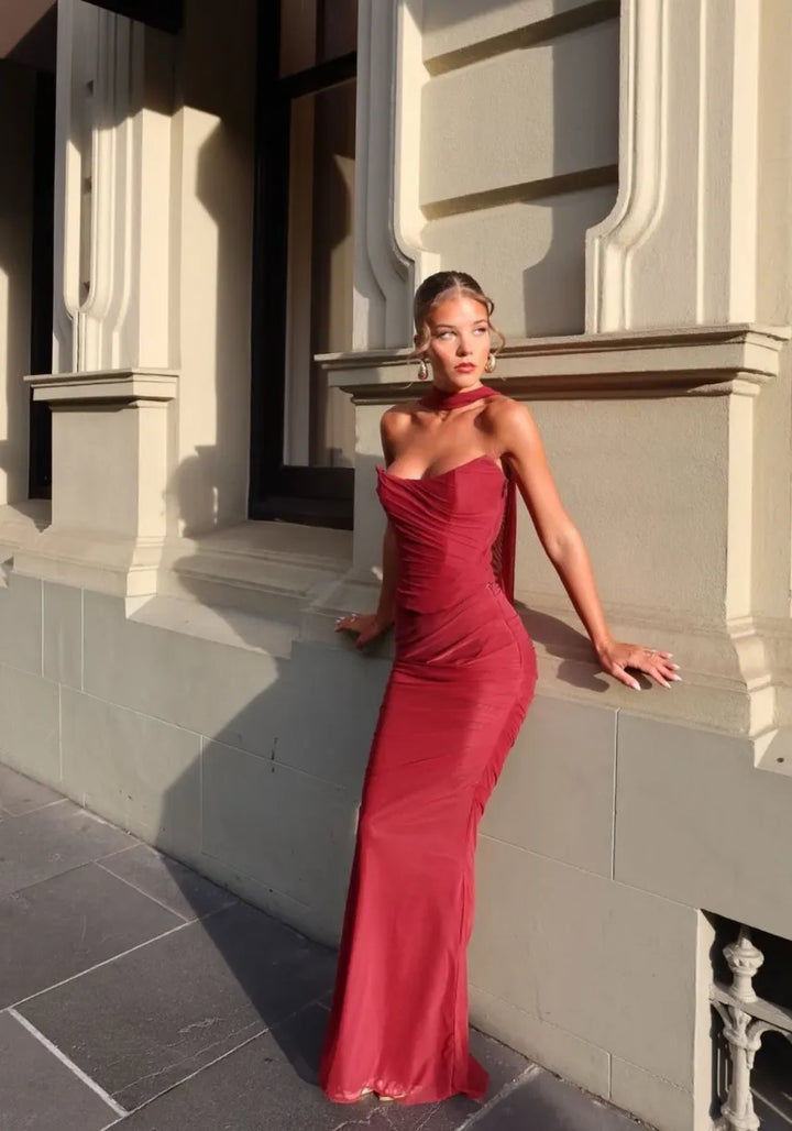 Aniyah Askısız Bodycon Maxi Elbise Bordo Tek Omuz Görsel 4 - SvelteChic