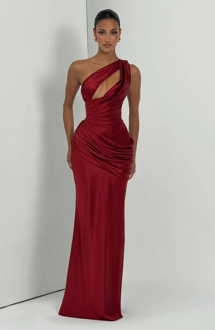 Seraphina Tek Omuz Cut-Out Drapeli Saten Maksi Abiye - Kırmızı