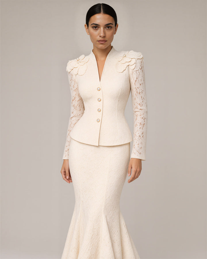 Floriana dantel peplum ceket ve balık etek takımı, şampanya krem, üç çeyrek açıdan görünüm