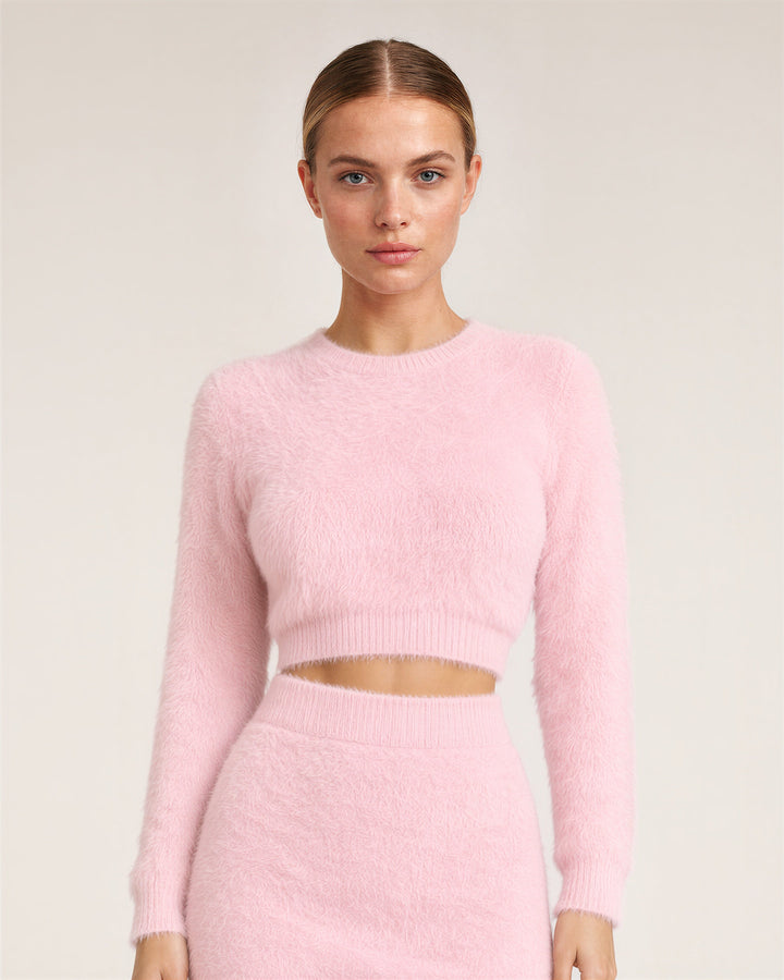 Lara peluş crop kazak ve kalem etek takımı, pembe, bel üstü yakın plan