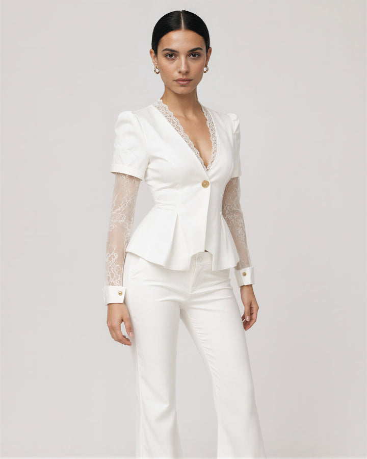 Leandra dantel kollu blazer ve pantolon takımı, beyaz, üç çeyrek açıdan görünüm
