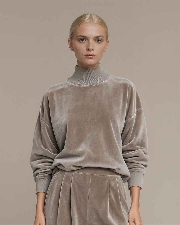 Maura kadife sweatshirt bol paça pantolon takımı, taş gri, bel üstü yakın plan