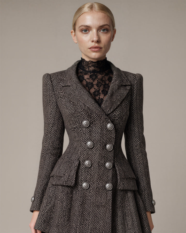 Regina balıksırtı kruvaze blazer mini elbise, kahve ekru, bel üstü yakın plan